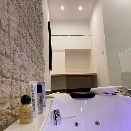 Salotto Toledo نابولي